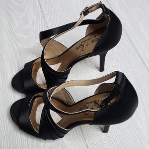 Coloriffics Jen + Kim Black Satin Heels Size 8M